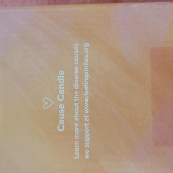 BRAND NEW! Candle - Picture 4 of 8